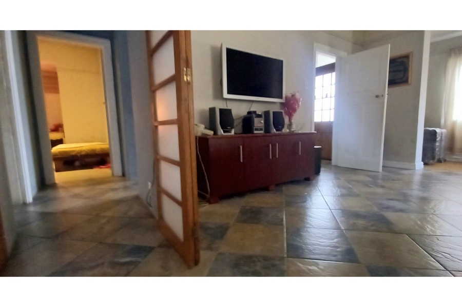 10 Bedroom Property for Sale in Maitland Western Cape